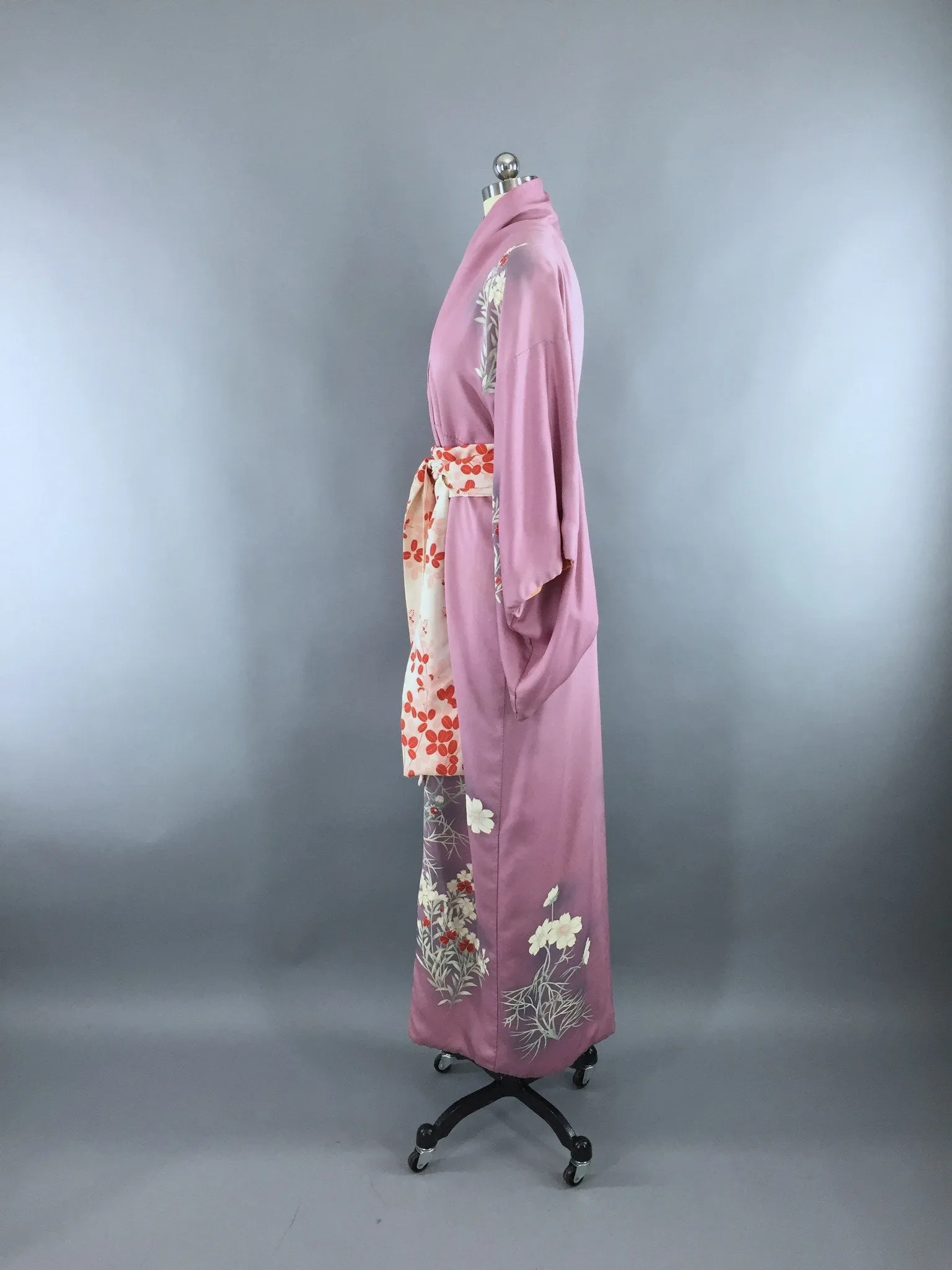 1950s Vintage Kimono Robe with Lavender and Red Floral Print