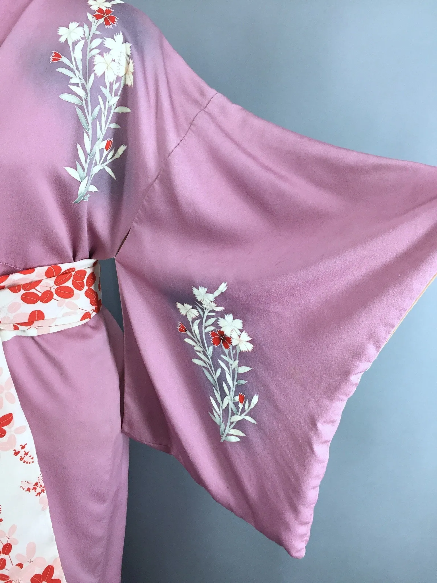 1950s Vintage Kimono Robe with Lavender and Red Floral Print