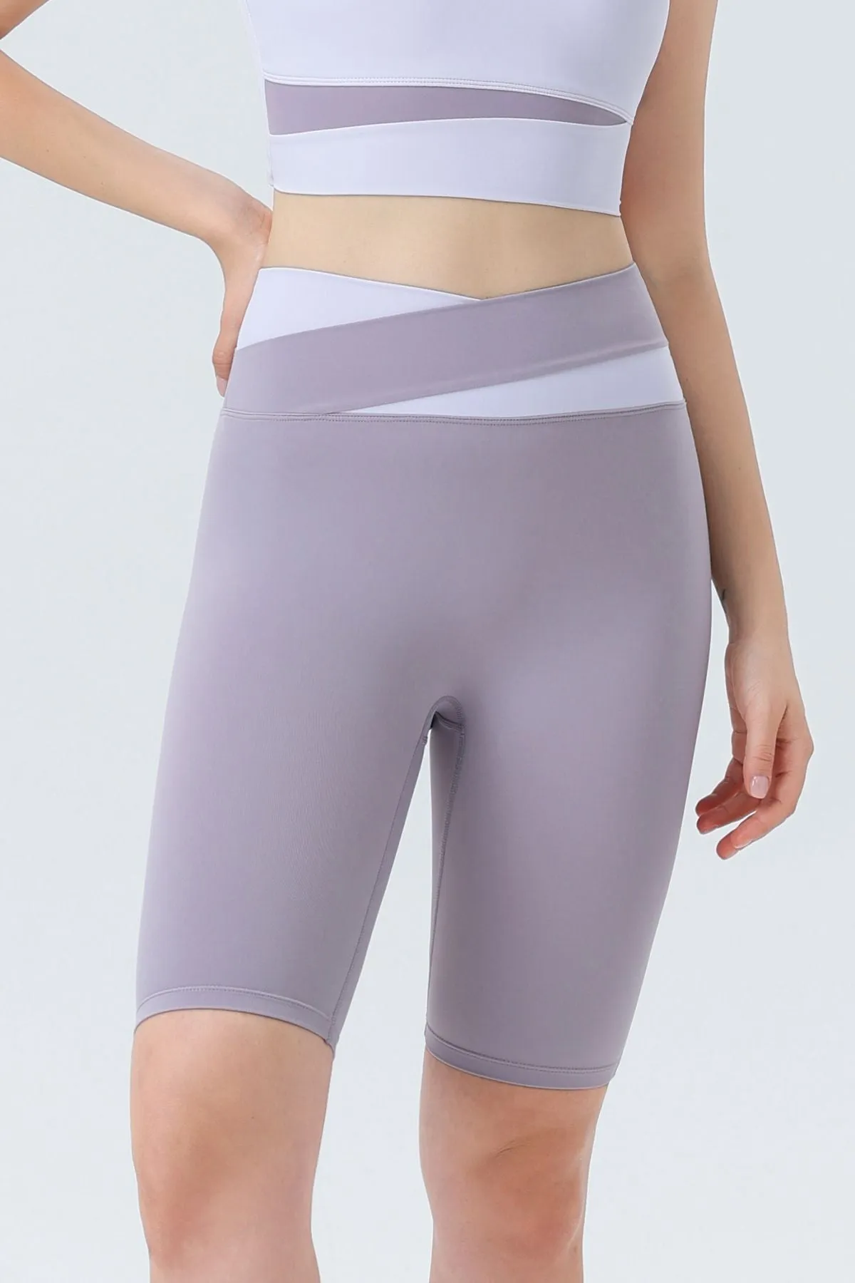 Color-block Crossover Biker Shorts