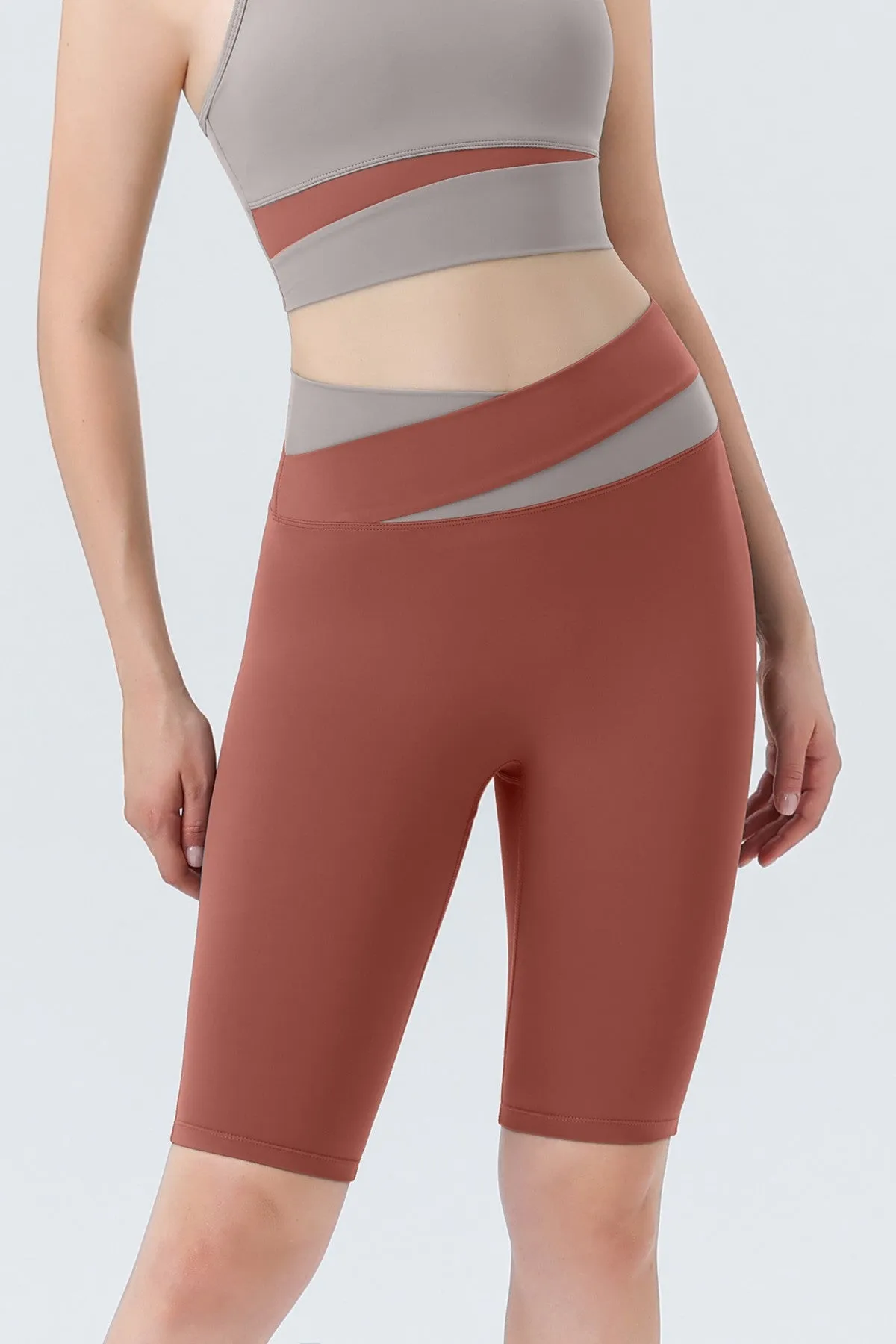 Color-block Crossover Biker Shorts