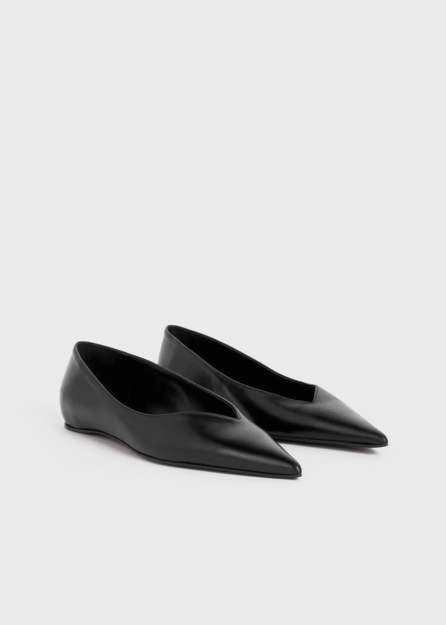 Leather asymmetric ballerinas black