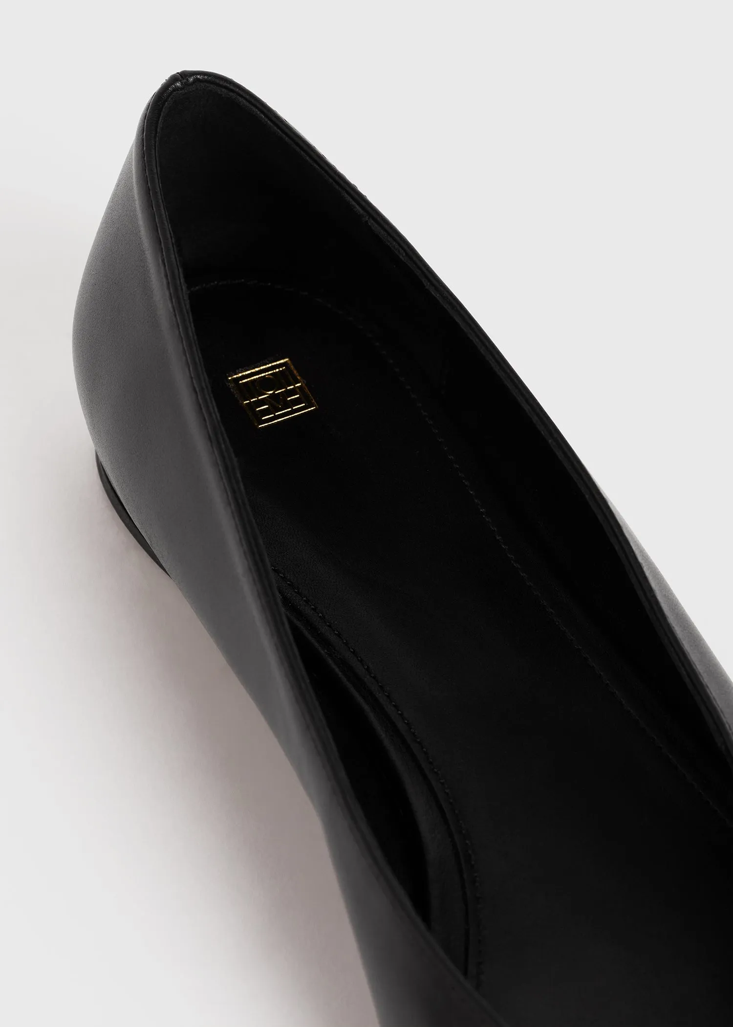 Leather asymmetric ballerinas black