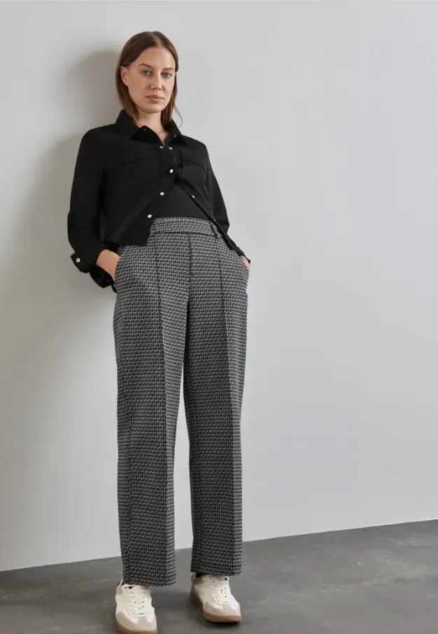 STREET ONE<BR>
Jacquard Trousers<BR>
Black<BR>